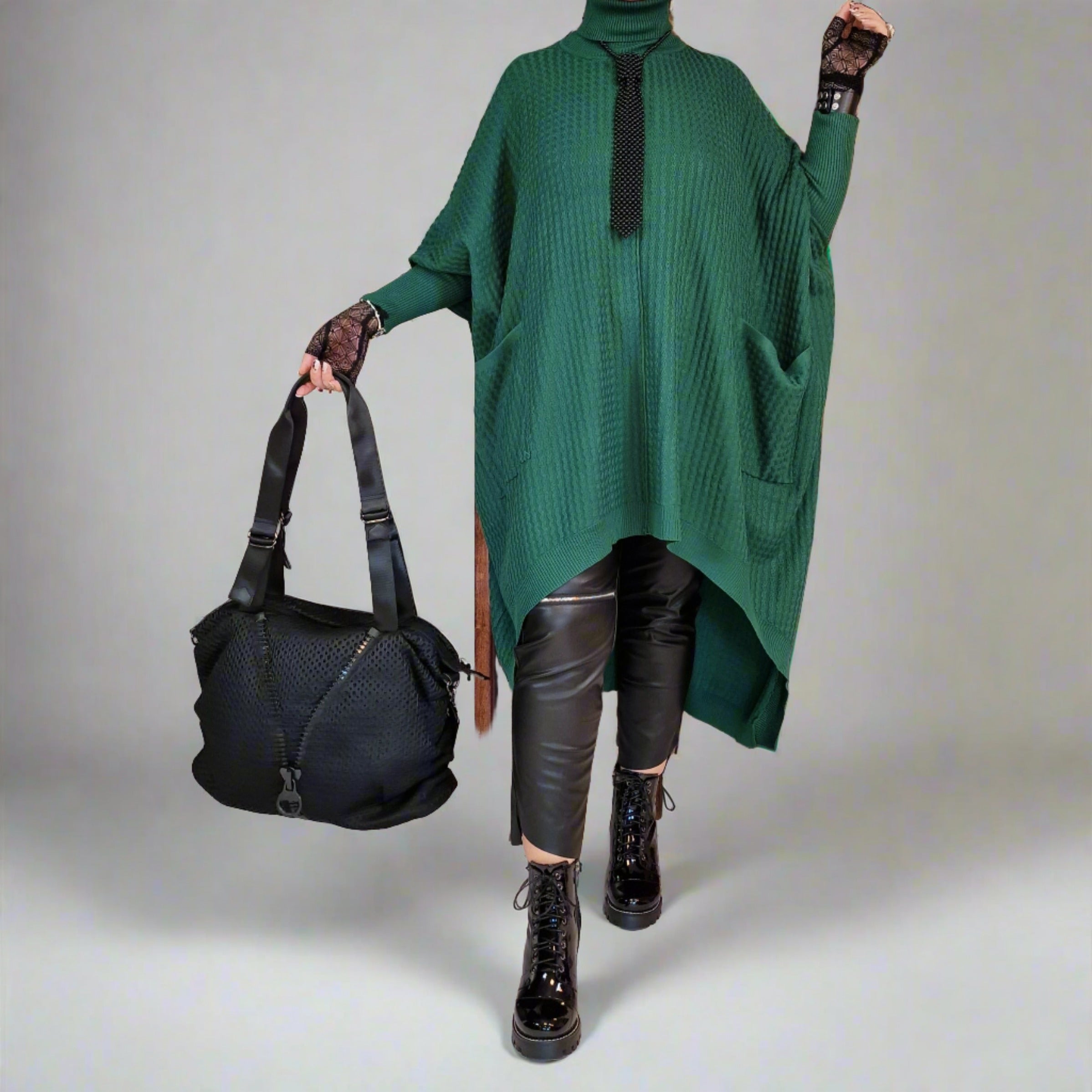 Cheron Paris™ | Robe tricotée asymétrique verte avec col roulé