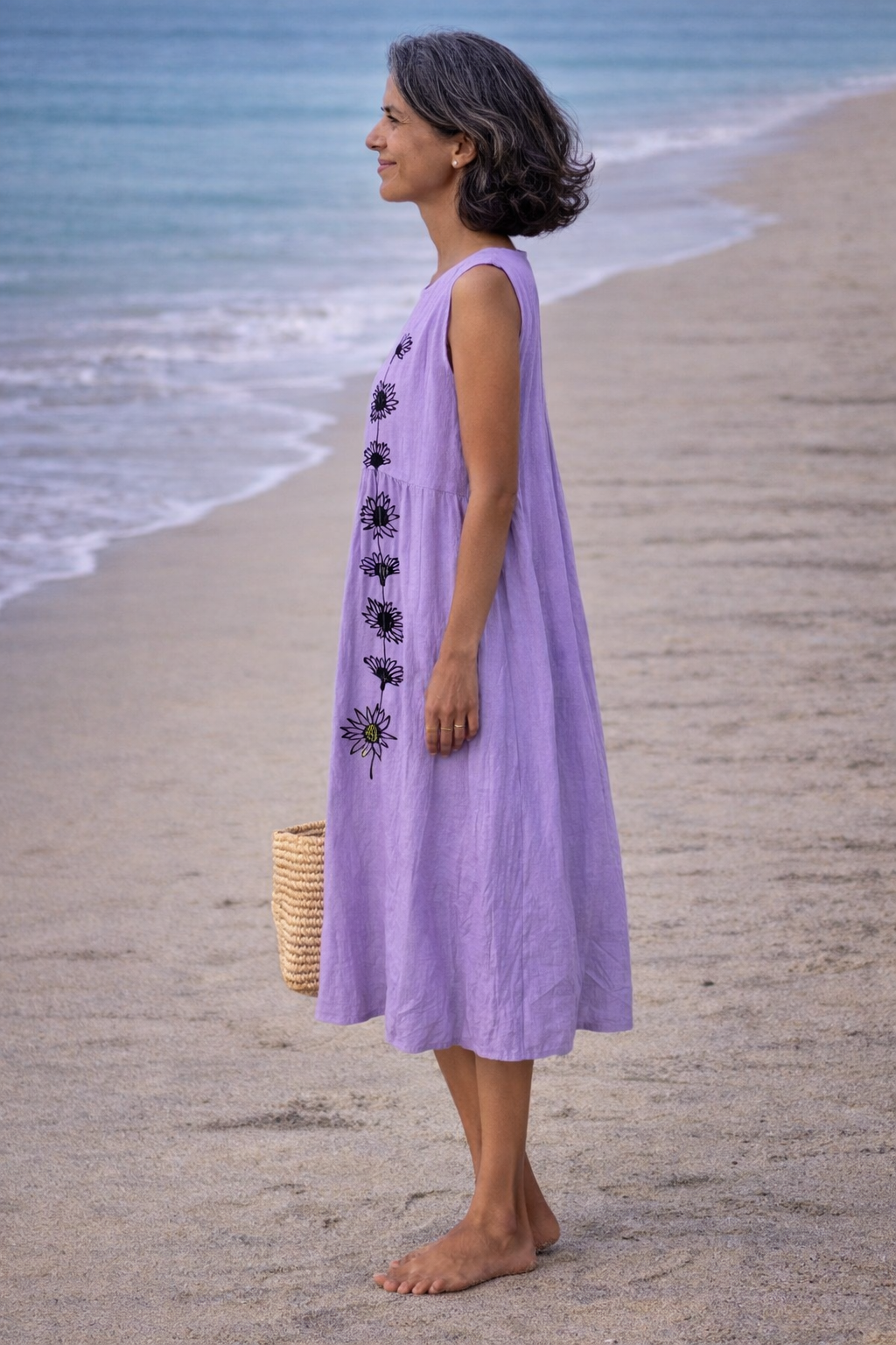 Sigridina | Blommig Mididress med Avslappnad Passform